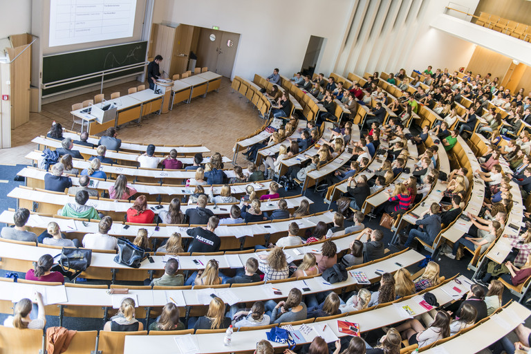 Vorlesung im Hrsaal