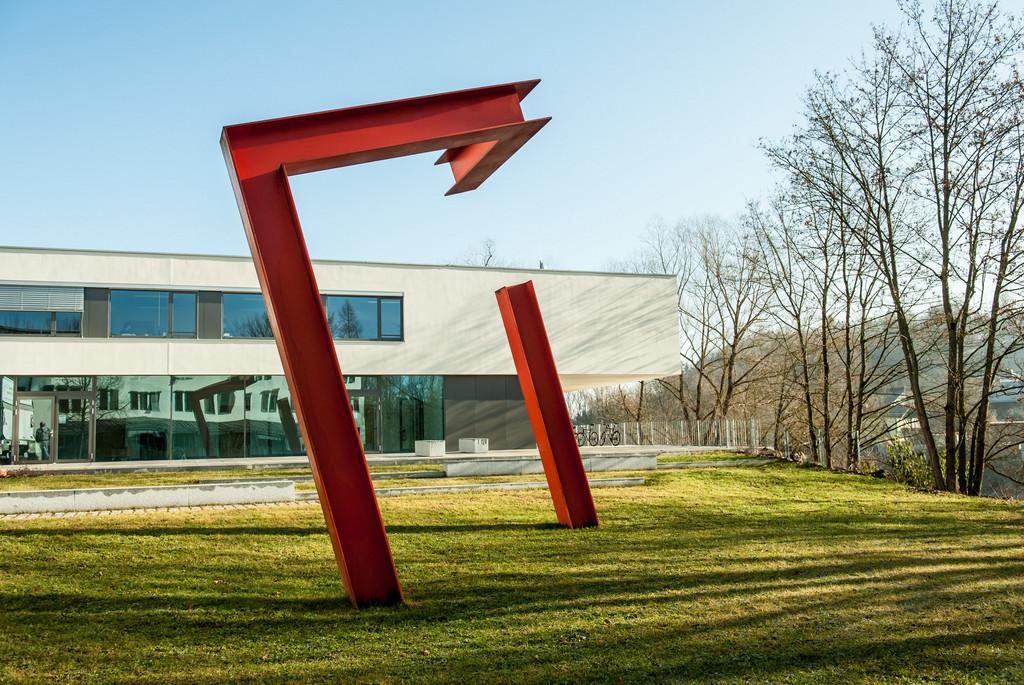 Aluminium-Skulptur von Erich Reusch in der FIM-Wiese