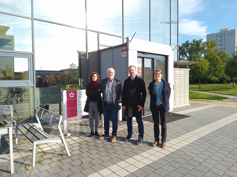 Zu Besuch in Budweis: (v.r.) Dr. Linda von Keyserlingk-Rehbein und Prof. Dr. Alexander Werth mit Prof. Dr. Jürgen Eder und Dr. Markétta Ederová. Foto: Daniel Musílek