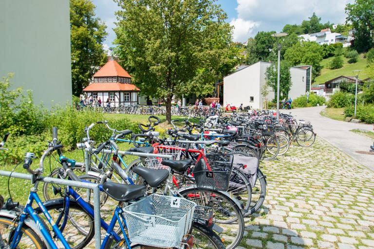 Dekoratives Bild der Kachel 'Umweltfreundlich fortbewegen'