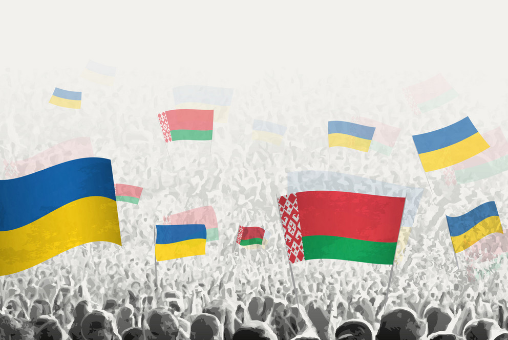 Belarussische und ukrainische Flaggen