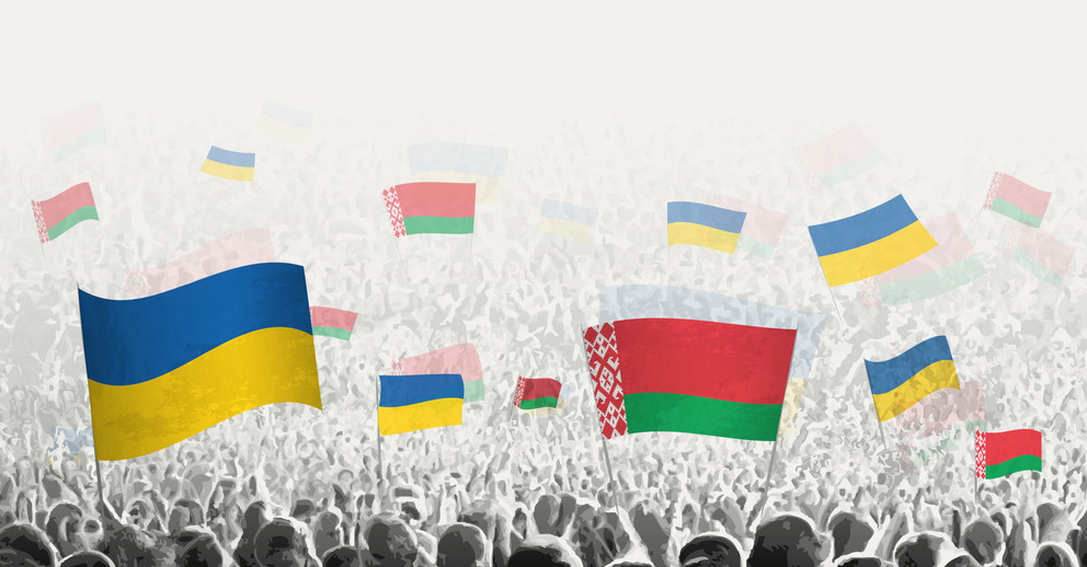Belarussische und ukrainische Flaggen