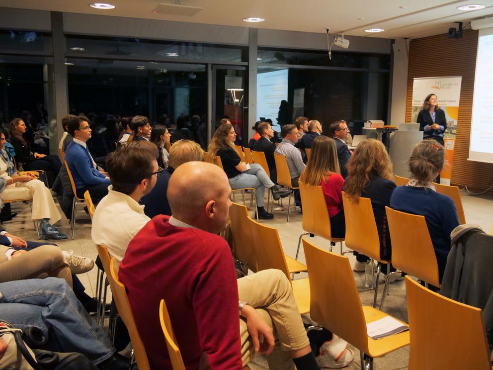 The audience at the five-euro business competition