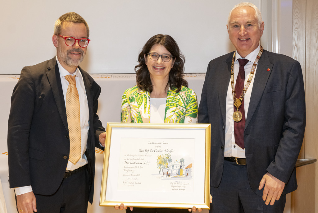 Prof. Dr. Werner Gamerith, Vizepräsident für Transfer und interne Vernetzung mit der Querschnittsaufgabe Nachhaltigkeit Prof. Dr. Carolin Häussler Prof. Dr. Ulrich Bartosch, Präsident