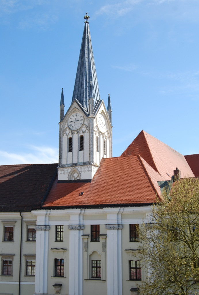 Wiedererrichteter Kirchturm St. Nikola, Foto Puhane (2015)