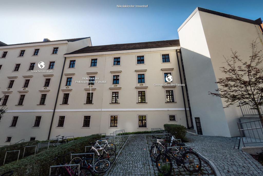 Screenshot of the campus tour: view towards the West inside the NK courtyard