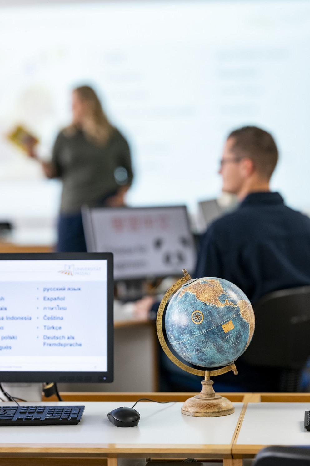 Studierende können internationale Erfahrungen im Ausland sammeln oder direkt vor Ort an der Universität Passau, Foto: Universität Passau