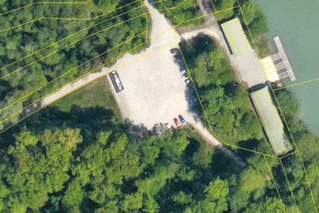 Aerial photo with markings where the kindergarten caravan will stand