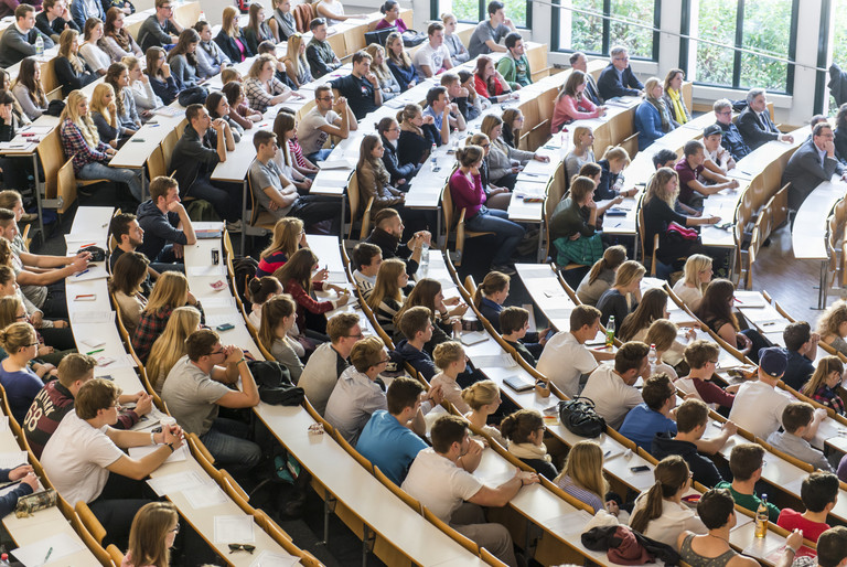 Studierende in einem Hörsaal