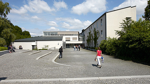 The Business Administration and Economics building, coming from the central library