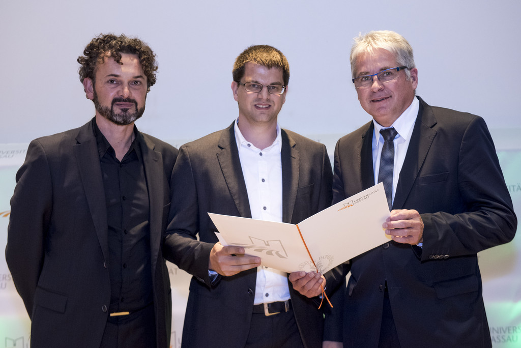Von links nach rechts: Vizepräsident Prof. Dr. Harry Haupt, Prof. Dr. Sven Apel, Dr. Alexander von Rhein, Johannes Lechner (Vorstand Sparda-Bank)