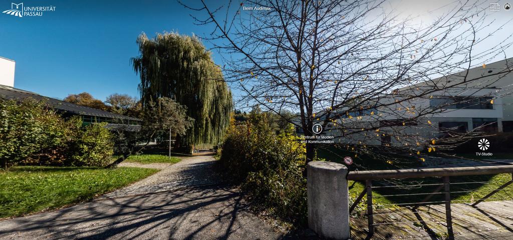 Campustour Screenshot: Blick von Audimax Vorplatz Richtung Inn