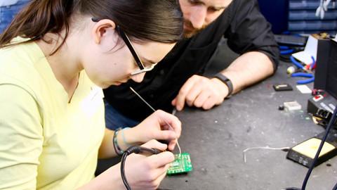 Workshop Build your own hand-held games console, Prof. Dr. Matthias Kranz und Dr. Gerold Hölzl