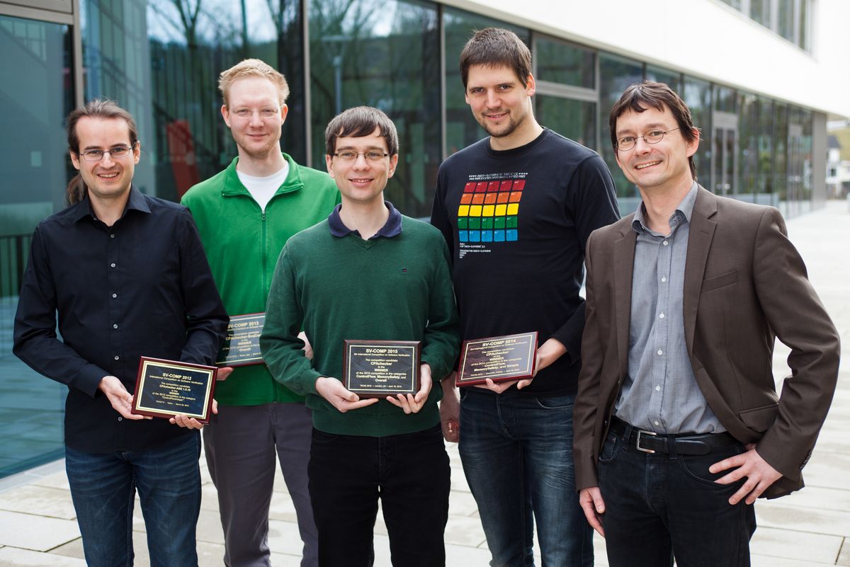 Softwarefehlern Auf Der Spur: Team Der Universität Passau Holt 2. Platz ...